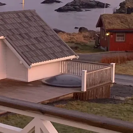 בית נופש Nesland I Lofoten, Romslig Feriehus Med Havutsikt, Badstue Og Badestamp ראמברג