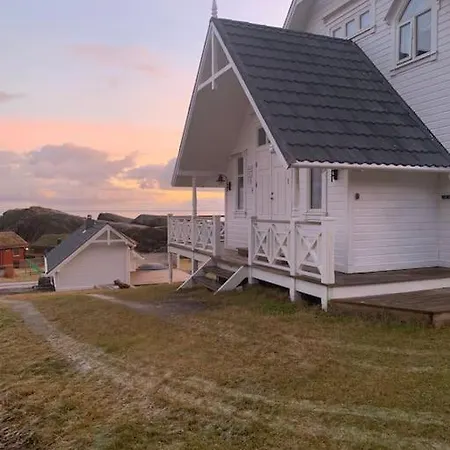 בית נופש Nesland I Lofoten, Romslig Feriehus Med Havutsikt, Badstue Og Badestamp