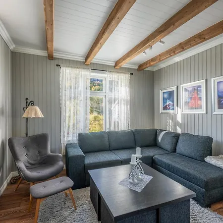 Nesland I Lofoten, Romslig Med Havutsikt, Badstue Og Badestamp Holiday home *